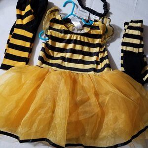 Gymboree Halloween Shop NWT4T-5T Bee Costume. 4T-5T Tried on never wore tights,